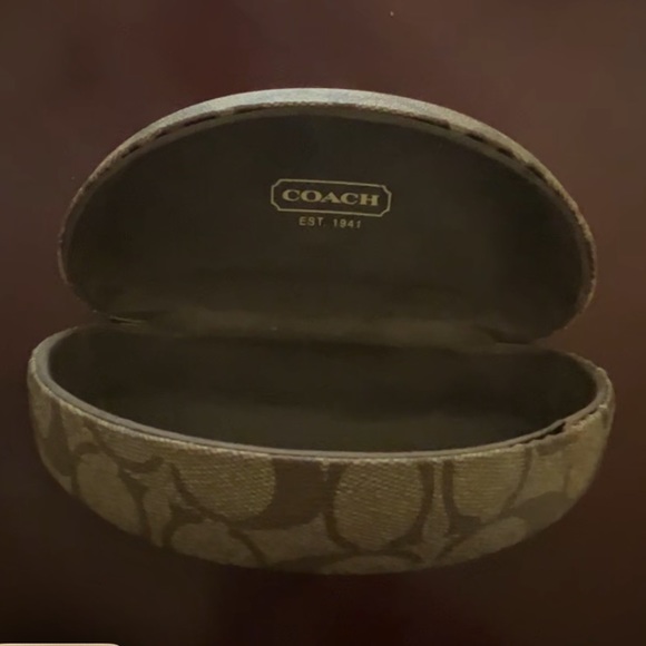 COACH Delphine S443 Rx Sunglasses & COACH Eye case, both Excellent Condition - Picture 4 of 13